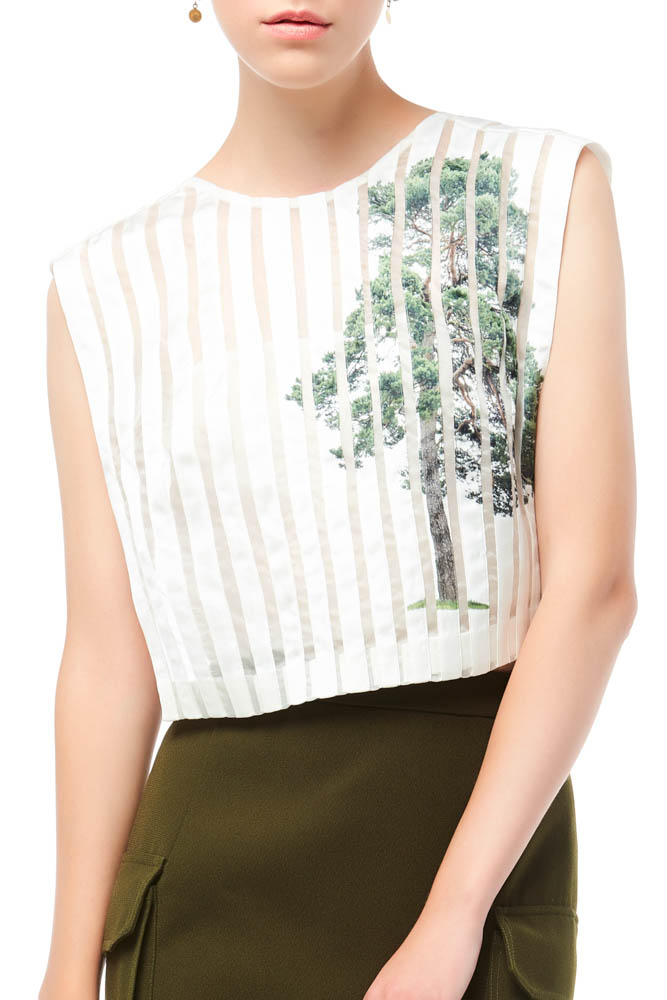 Vela De, top, crop top, white top, sleeveless top,  party outfit, beach outfit, vacation outfit, designer outfit, outfit, fashion, designer clothes, ชุดแบรนด์เนม, เช่าชุด, ชุดออกงาน, ชุดปาร์ตี้, ชุดไปทะเล, ชุดไปเที่ยว