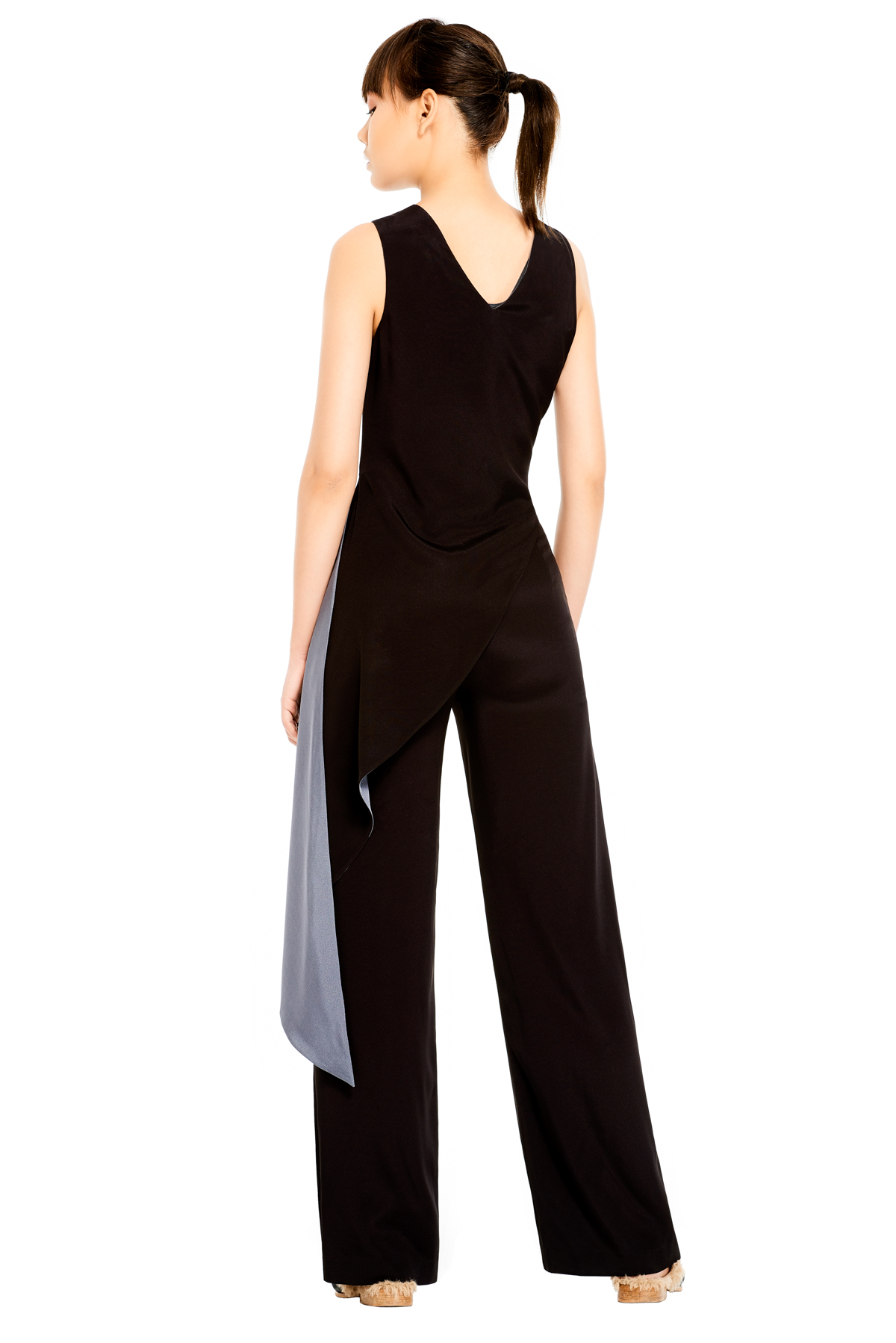 Vickteerut, jumpsuit, black jumpsuit, party outfit, designer outfit, outfit, fashion, designer clothes, ชุดแบรนด์เนม, เช่าชุด, จั๊มพ์สูท, ชุดออกงาน, ชุดปาร์ตี้