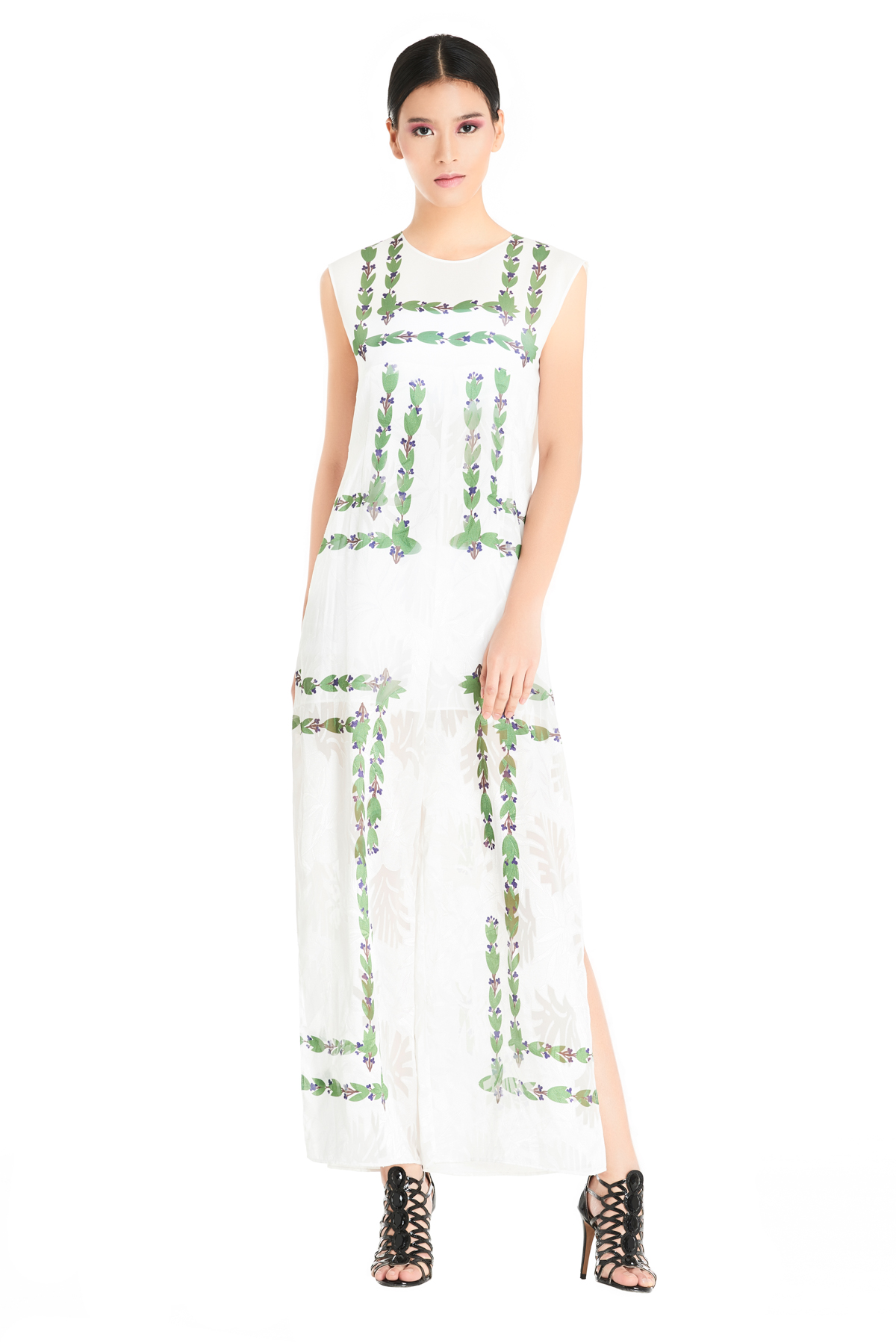 Tibaeg, jumpsuit, white jumpsuit, print jumpsuit, beach outfit, vacation outfit, designer outfit, outfit, fashion, designer clothes, ชุดแบรนด์เนม, เช่าชุด, จั๊มพ์สูท, ชุดไปทะเล, ชุดไปเที่ยว