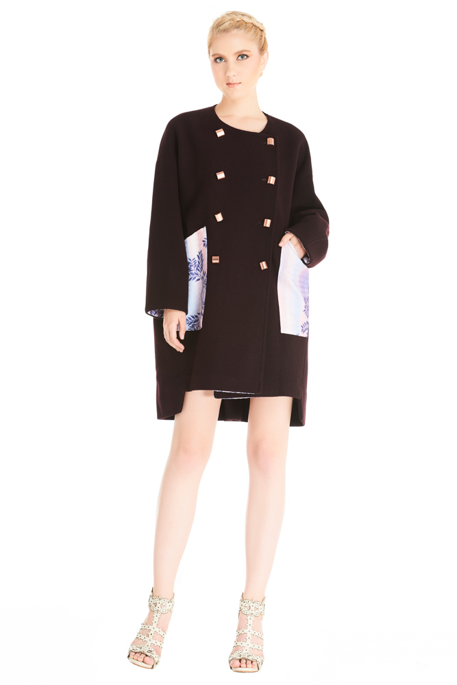 Tibaeg, overcoat, coat, red overcoat, vacation outfit, designer overcoat, winter outfit, outfit, fashion, designer clothes, ชุดแบรนด์เนม, เช่าชุด, โค้ท, เสื้อหนาว, ชุดไปเที่ยว
