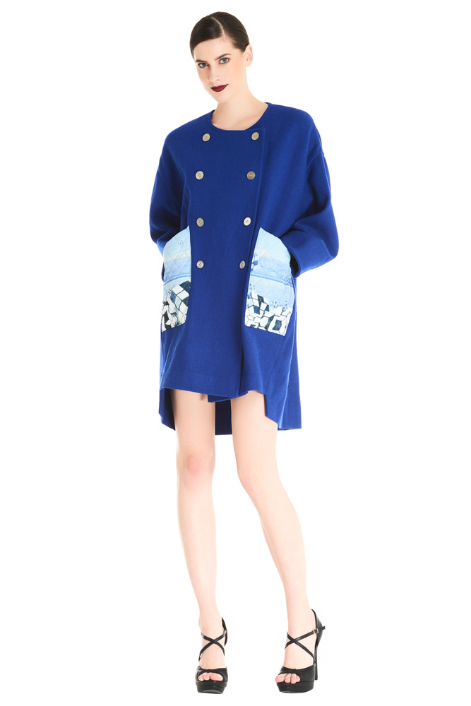Tibaeg, overcoat, blue overcoat, vacation outfit, designer overcoat, outfit, fashion, designer clothes, ชุดแบรนด์เนม, เช่าชุด, โค้ท, เสื้อหนาว, ชุดไปเที่ยว, ชุดหน้าหนาว