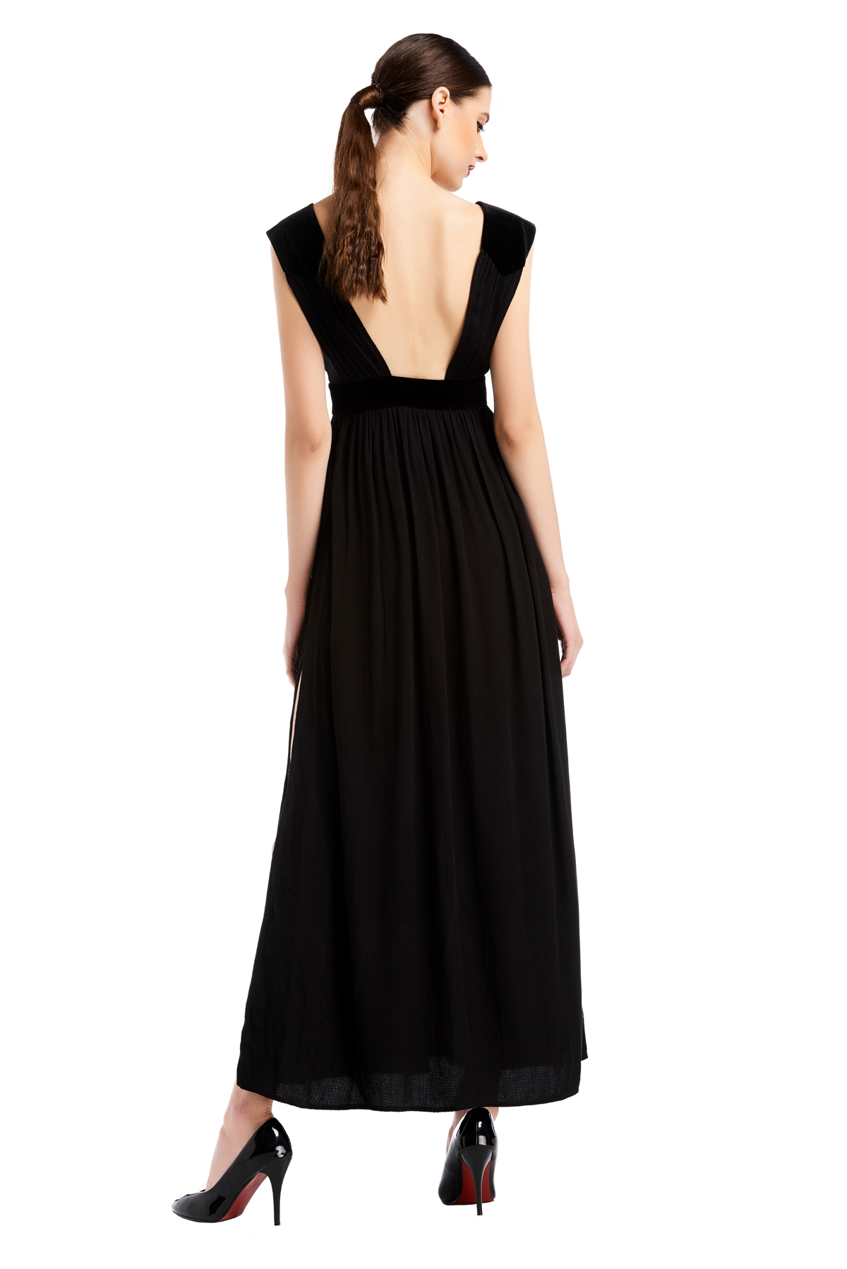 maje, dress, long dress, black dress, v-neck dress. party dress, gala dinner dress, outfit, เช่าชุด, เดรส, เดรสยาว, ชุดปาร์ตี้, เดรสสีดำ